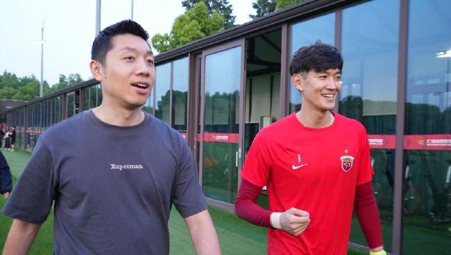 精品亚洲成a人在线观看